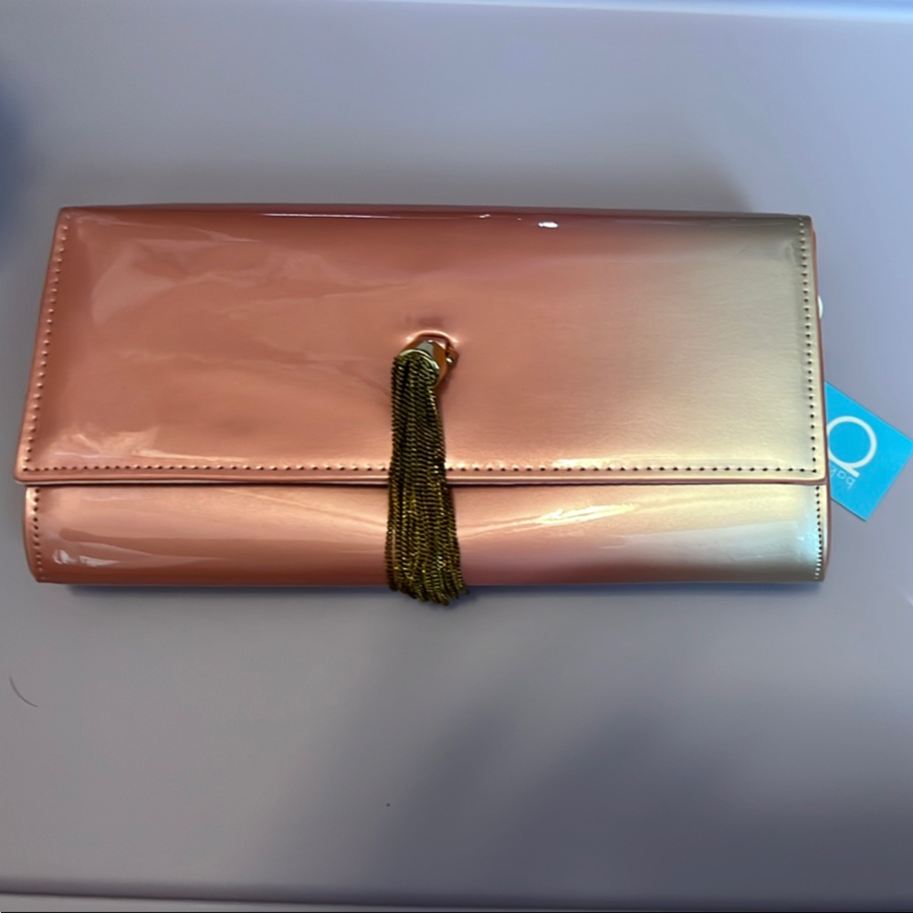 Metallic Gradient Clutch